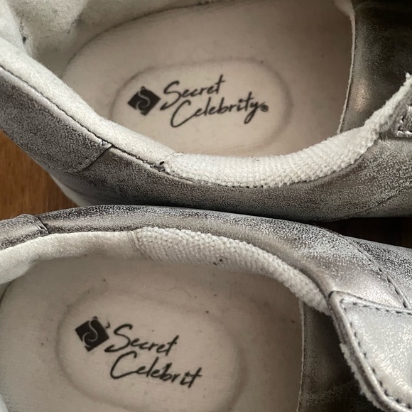 Secret Celebrity Felicity Metallic Gold Pearlized Taupe Sneakers Shoes Women’s 9 - Picture 7 of 9